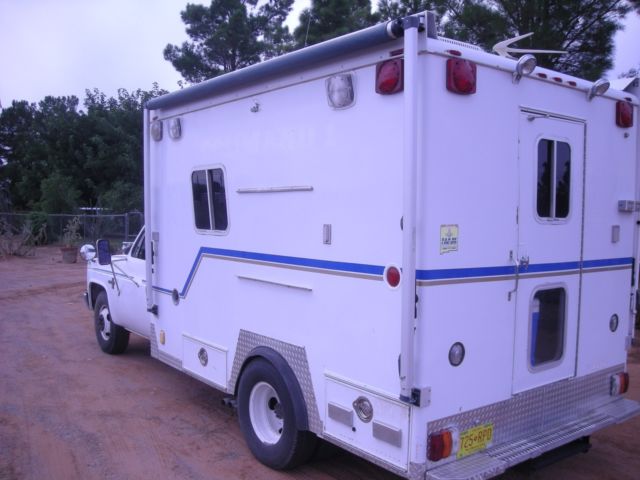 1985 White Chevrolet C-10 POLICE SWAT COMMAND CENTER