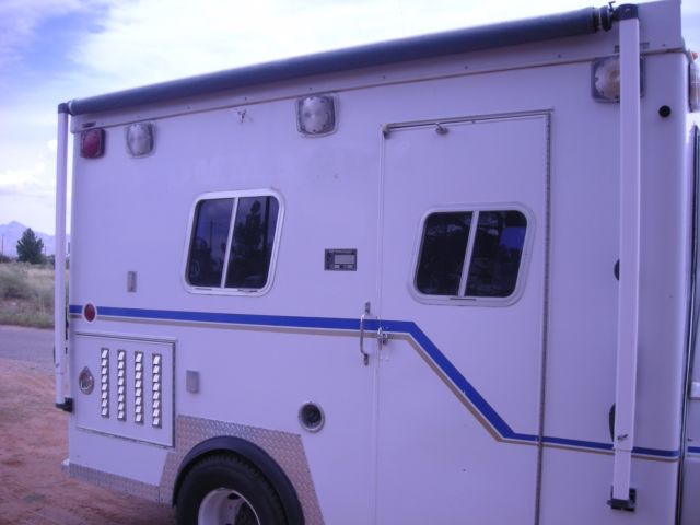 1985 White Chevrolet C-10 POLICE SWAT COMMAND CENTER