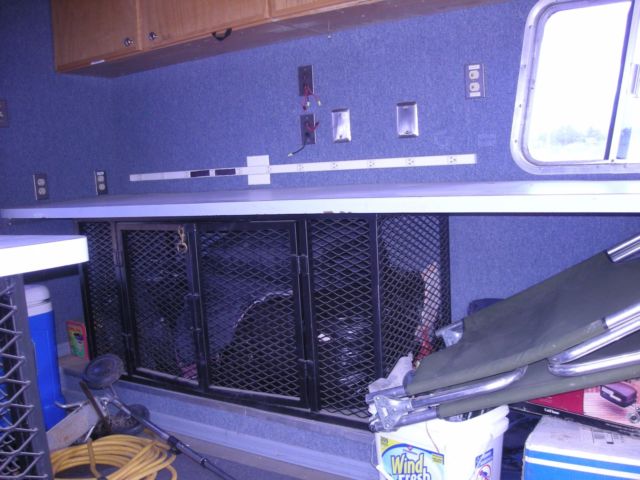 1985 White Chevrolet C-10 POLICE SWAT COMMAND CENTER