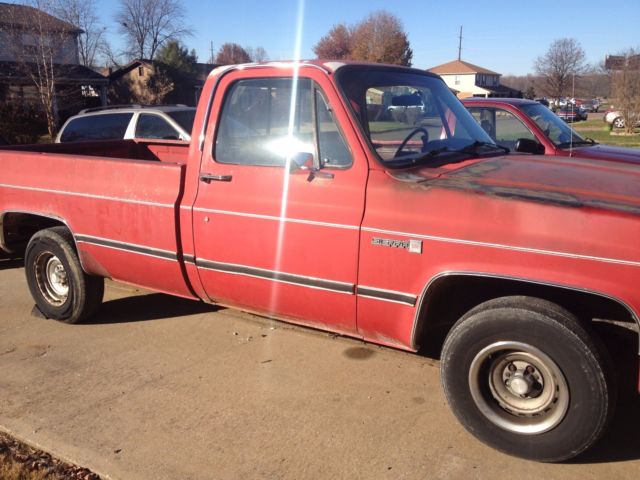 1985 Red Chevrolet C-10 SQUARE BODY