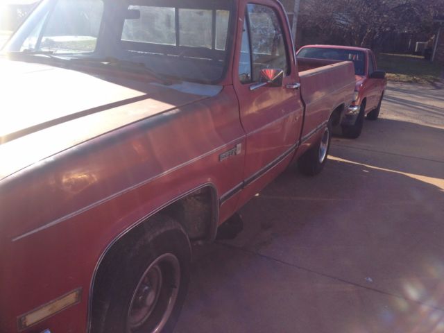 1985 Red Chevrolet C-10 SQUARE BODY