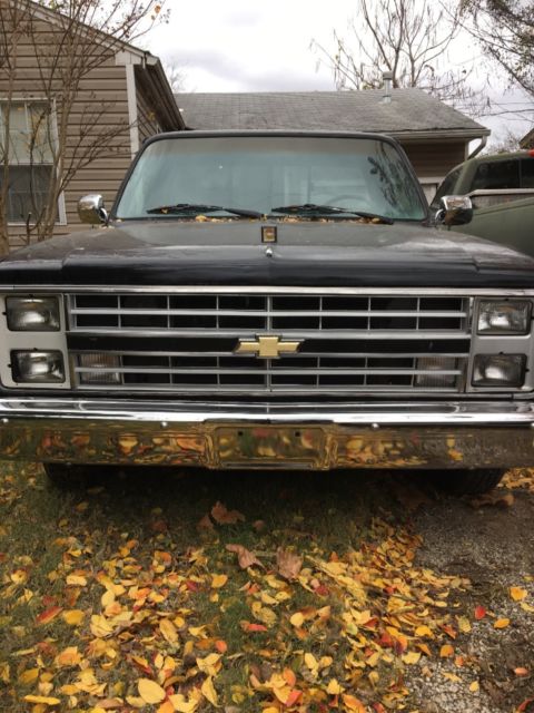 1985 Black Chevrolet C-10