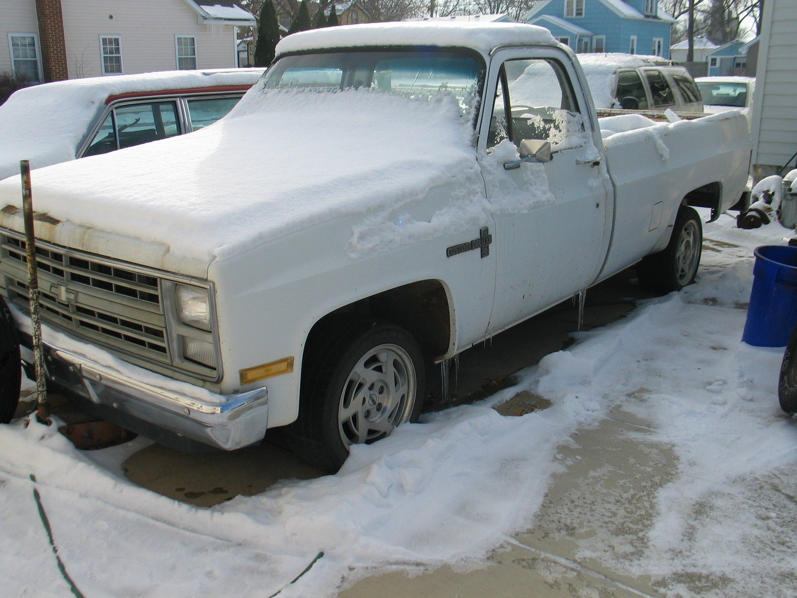 1985 White Chevrolet C-10 Standard Cab Pickup