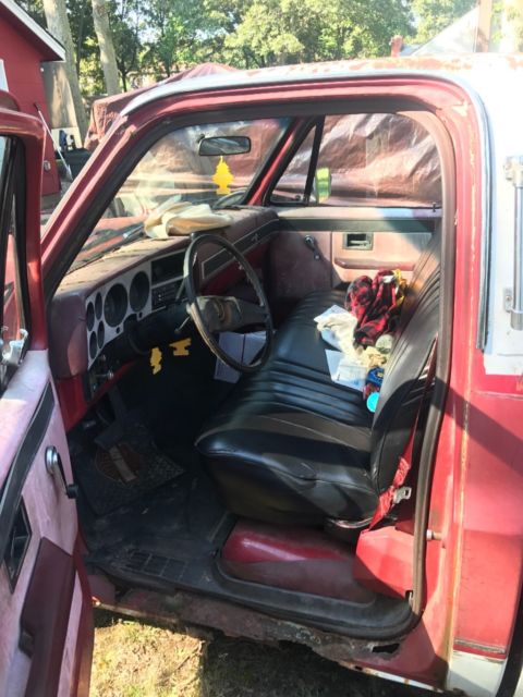1985 Red Chevrolet C-10
