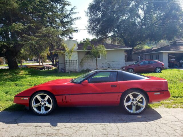 1985 Red Chevrolet Corvette Coupe
