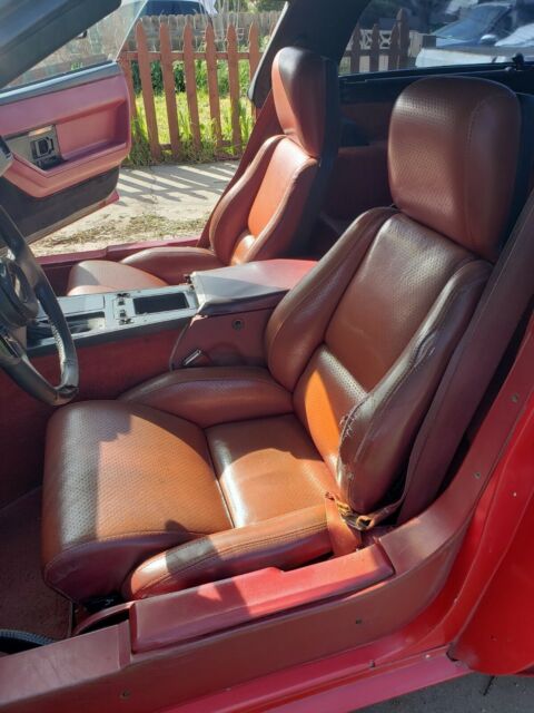 1985 Red Chevrolet Corvette Coupe