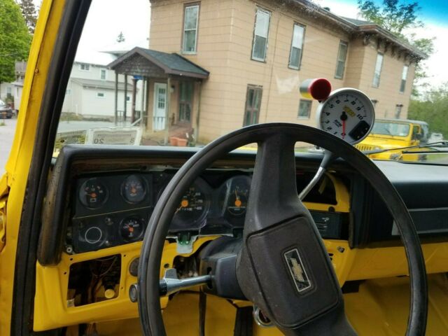 1985 Yellow Chevrolet C/K Pickup 2500