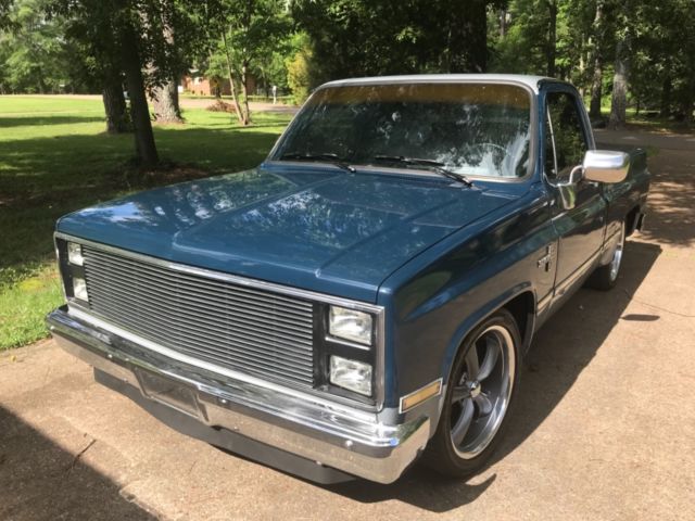 1985 Blue Chevrolet C-10 Standard Cab Pickup