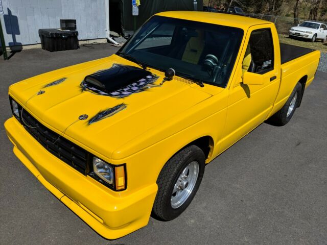 1985 Yellow Chevrolet S-10 Pickup
