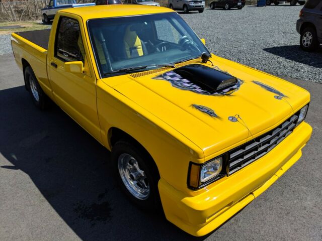 1985 Yellow Chevrolet S-10 Pickup