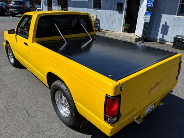 1985 Yellow Chevrolet S-10 Pickup