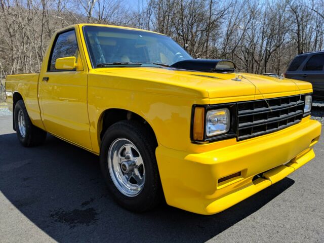 1985 Yellow Chevrolet S-10 Pickup