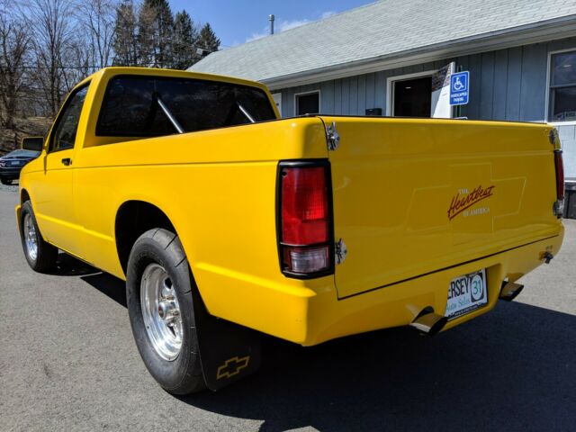 1985 Yellow Chevrolet S-10 Pickup
