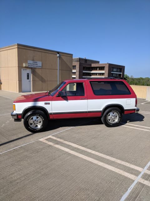 1985 Red/White Chevrolet Blazer SUV