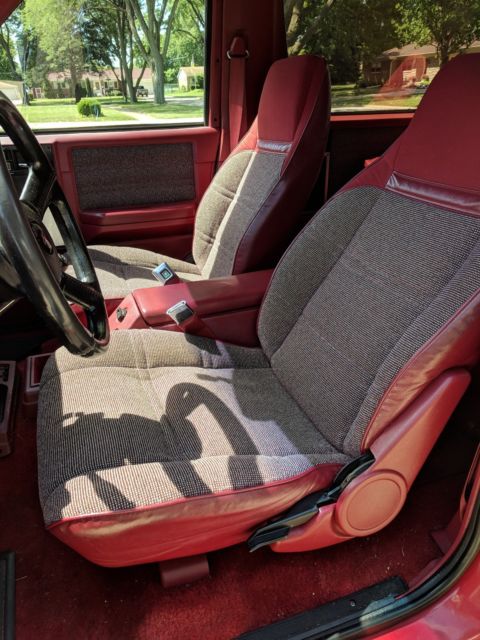 1985 Red/White Chevrolet Blazer SUV