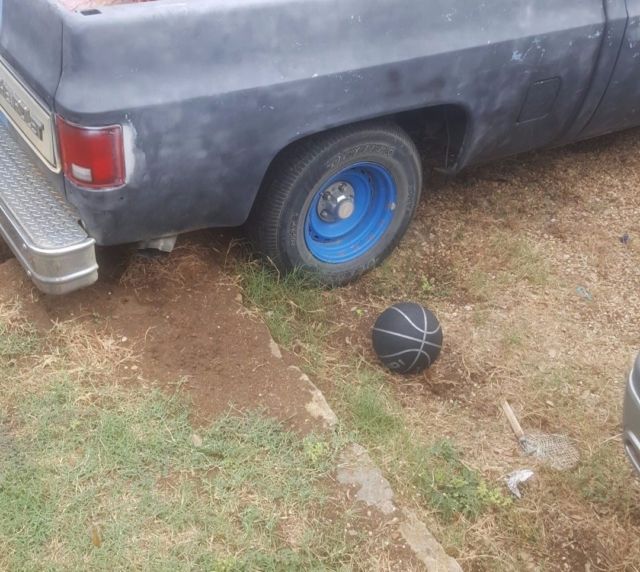 1985 Chevrolet Silverado 1500 Standard Cab Pickup