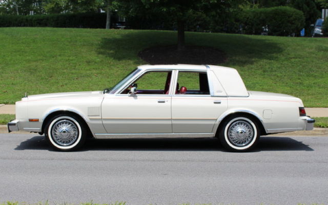 1985 White Chrysler 5th Avenue Sedan