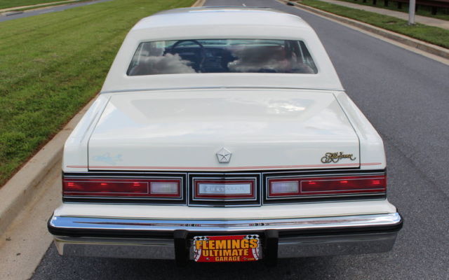 1985 White Chrysler 5th Avenue Sedan