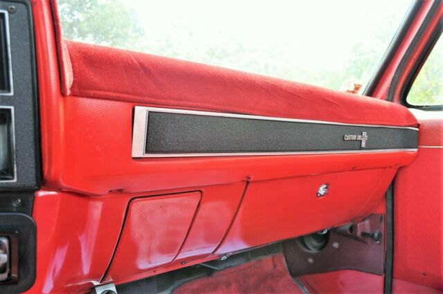 1985 White Chevrolet C-10 Standard Cab Pickup