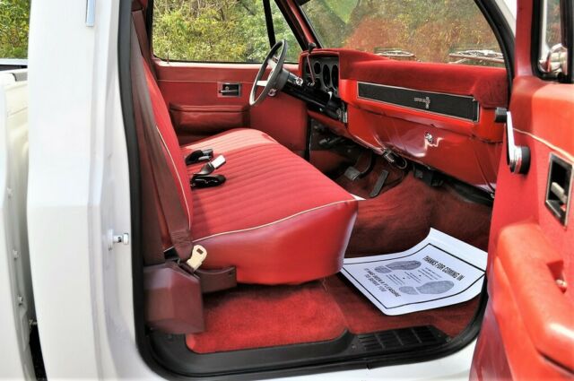 1985 White Chevrolet C-10 Standard Cab Pickup