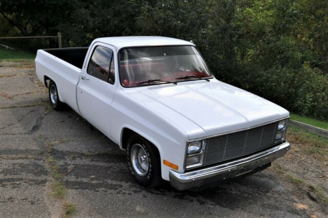 1985 White Chevrolet C-10 Standard Cab Pickup