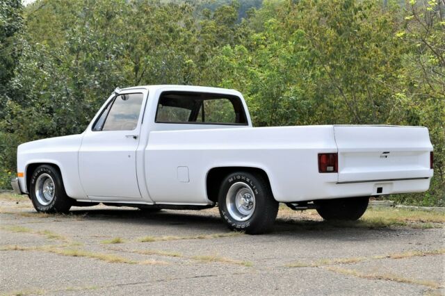 1985 White Chevrolet C-10 Standard Cab Pickup