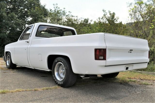 1985 White Chevrolet C-10 Standard Cab Pickup