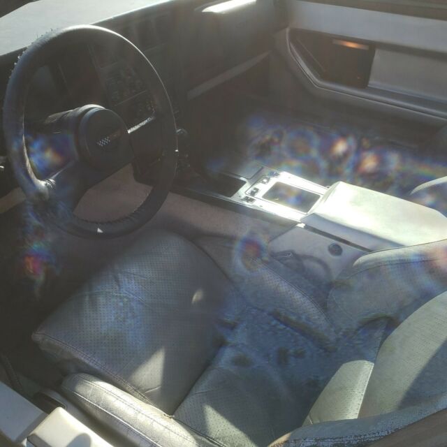 1985 Silver Chevrolet Corvette Coupe