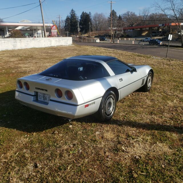 1985 Silver Chevrolet Corvette Coupe