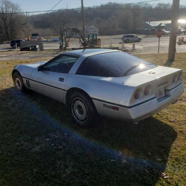 1985 Silver Chevrolet Corvette Coupe