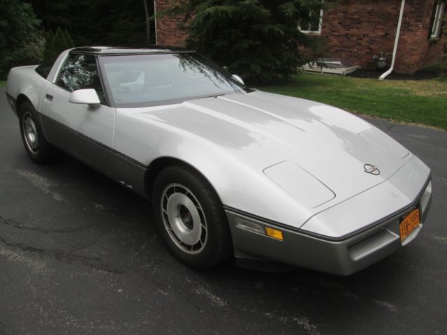 1985 Gray Chevrolet Corvette Coupe