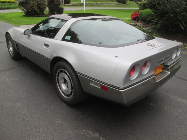 1985 Gray Chevrolet Corvette Coupe