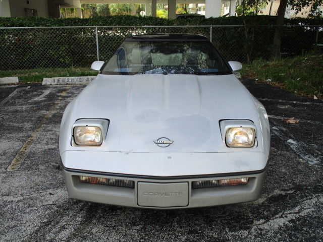 1985 Silver Chevrolet Corvette Coupe