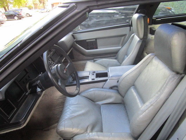 1985 Silver Chevrolet Corvette Coupe