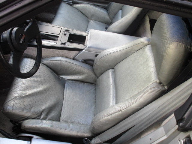 1985 Silver Chevrolet Corvette Coupe