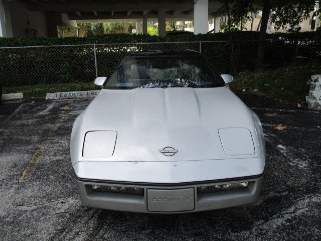 1985 Silver Chevrolet Corvette Coupe