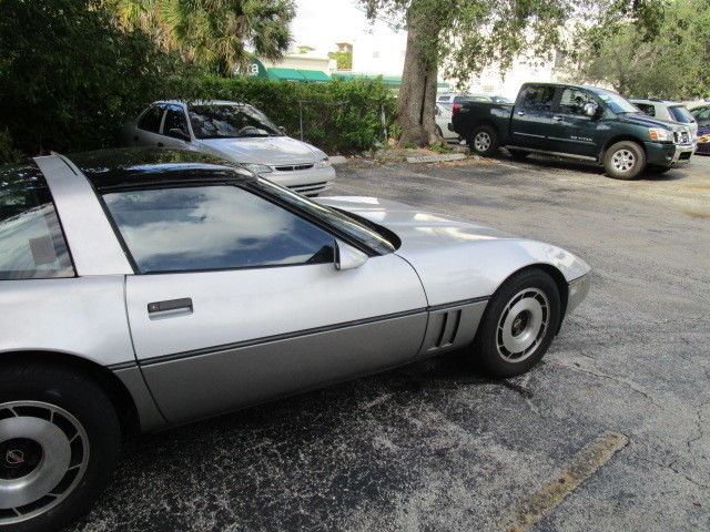 1985 Silver Chevrolet Corvette Coupe
