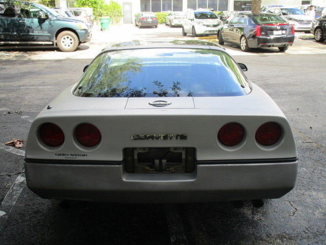 1985 Silver Chevrolet Corvette Coupe