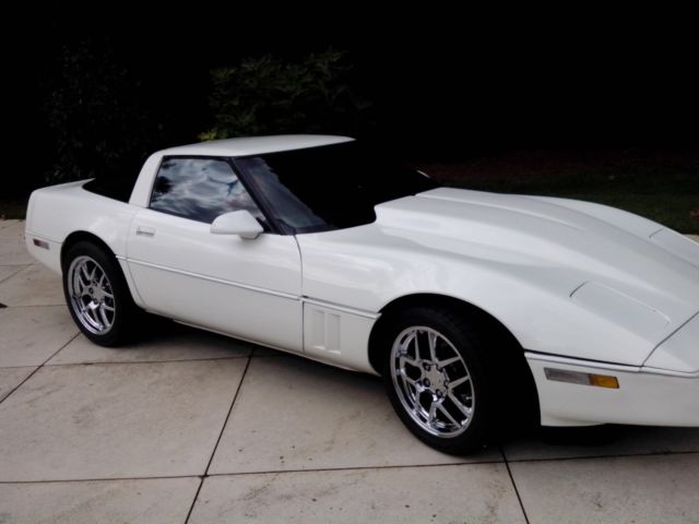 1985 White Chevrolet Corvette