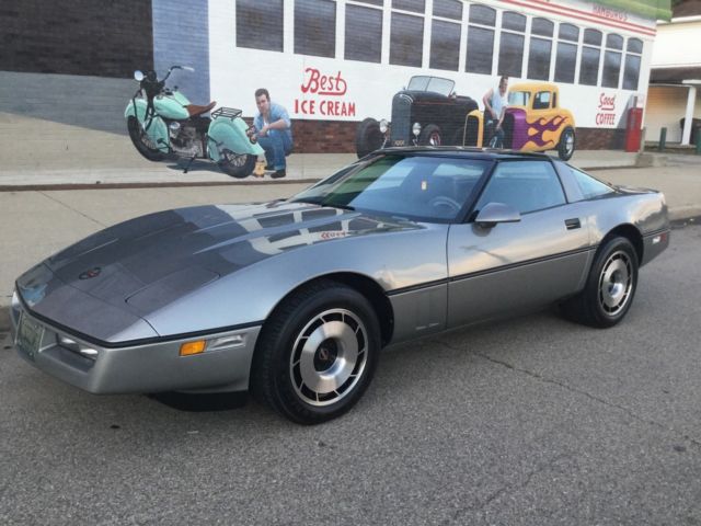 1985 Gray Chevrolet Corvette Coupe