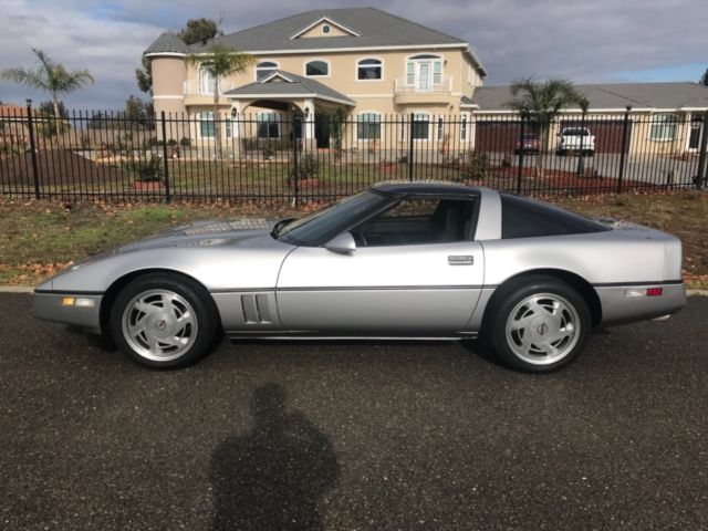 1985 Silver Chevrolet Corvette Coupe