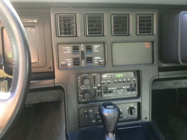 1985 Silver Chevrolet Corvette Coupe