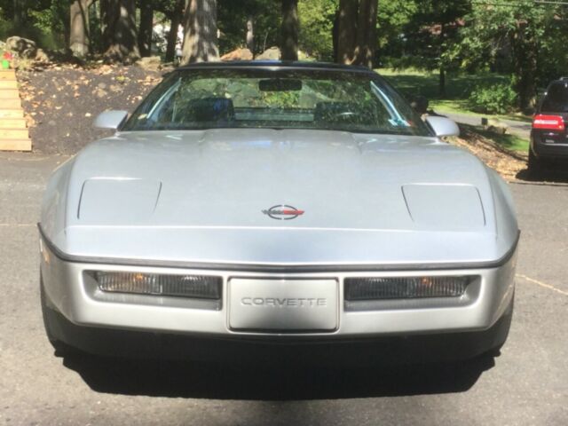 1985 Silver Chevrolet Corvette Coupe