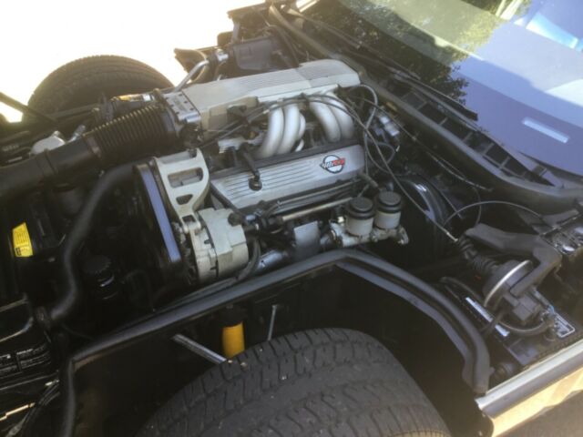 1985 Silver Chevrolet Corvette Coupe