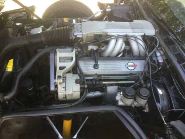 1985 Silver Chevrolet Corvette Coupe