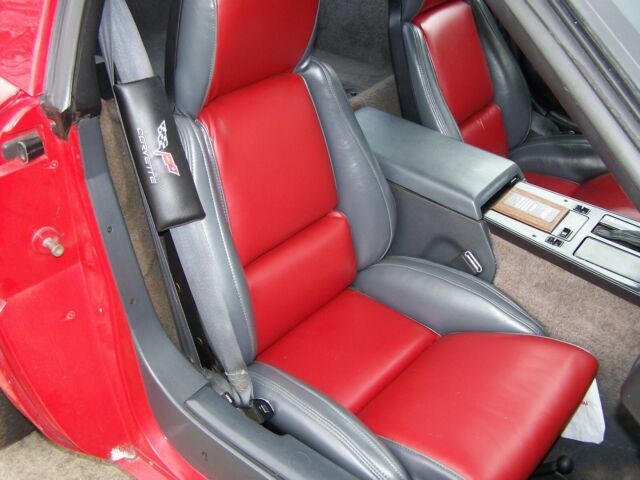 1985 Red Chevrolet Corvette Coupe