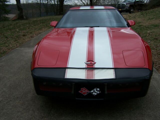 1985 Red Chevrolet Corvette Coupe