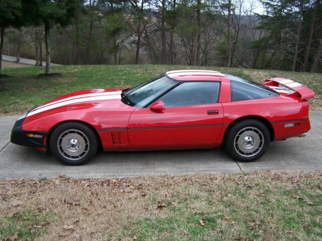 1985 Red Chevrolet Corvette Coupe