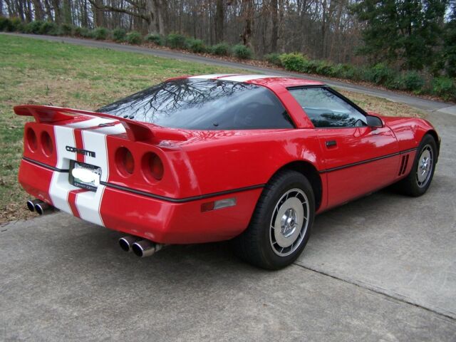 1985 Red Chevrolet Corvette Coupe