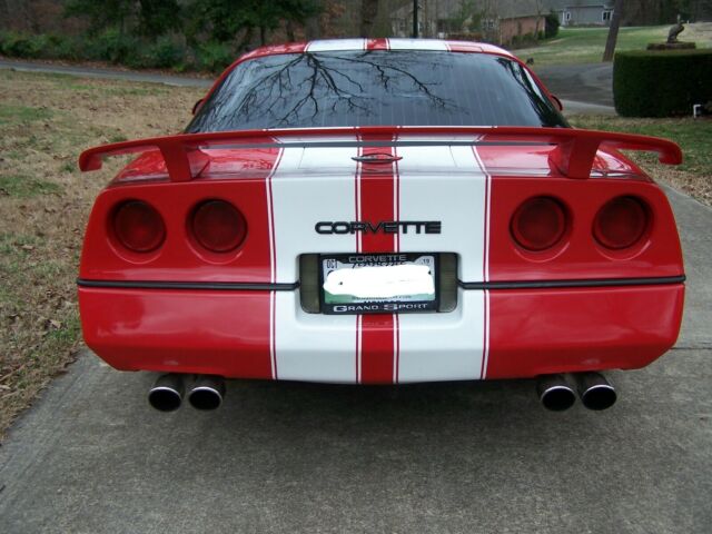 1985 Red Chevrolet Corvette Coupe